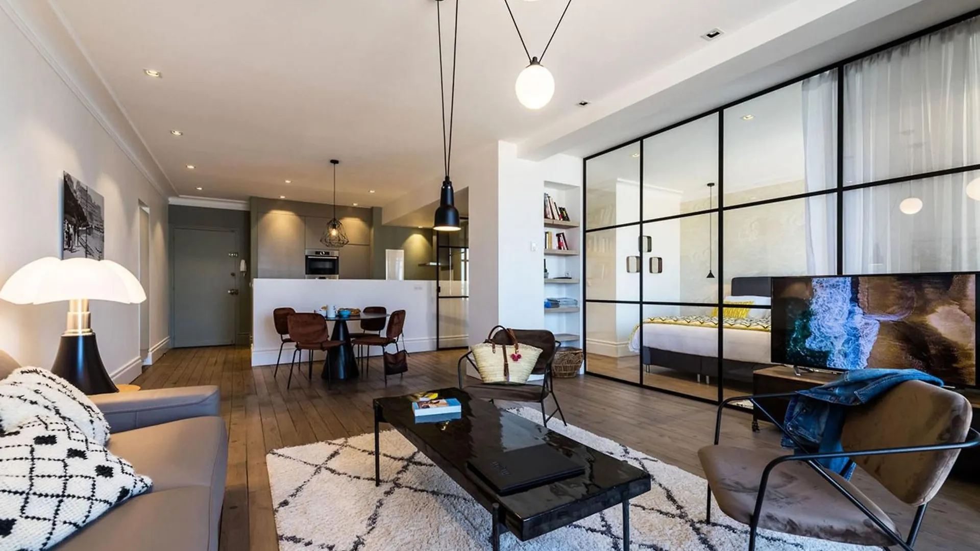 Beachview Keyweek Beachfront Renovated Apartment With Parking In Biarritz France